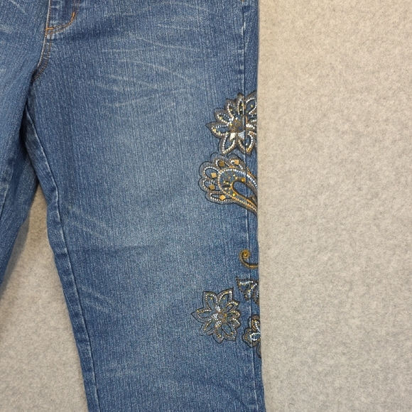 Faded Glory Ladies 16 Stretch Denim Capri Cropped Jeans Floral Embellished - Picture 3 of 13